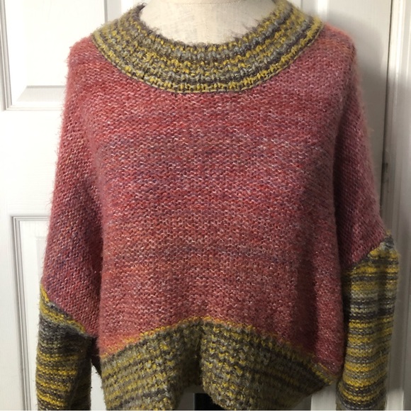 Urban Outfitters Lennon Crop Sweater - Picture 4 of 7